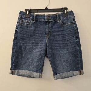 Old Navy Denim Shorts for Women in Excellent Condition - Size 6